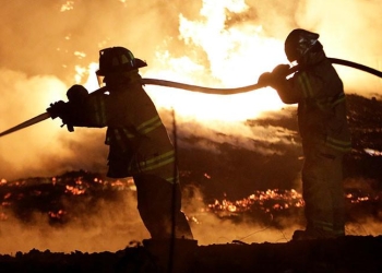 Se registra incendio en ducto de Pemex en León, Guanajuato