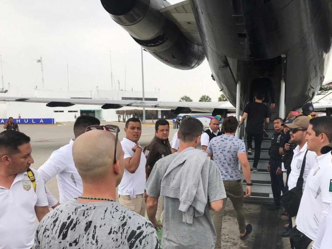 México deporta a 93 cubanos