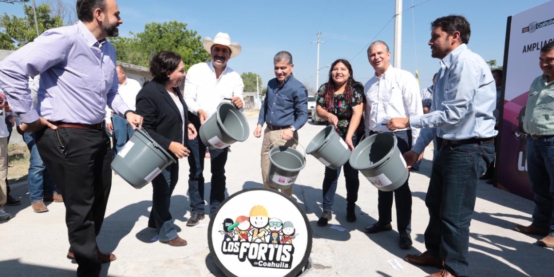 Entregan obras de drenaje en Arteaga, Coahuila