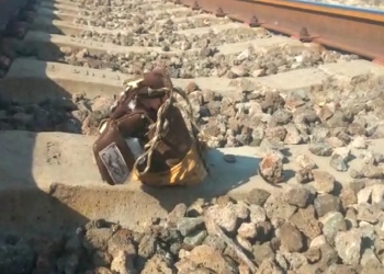 El tren le pasa por encima