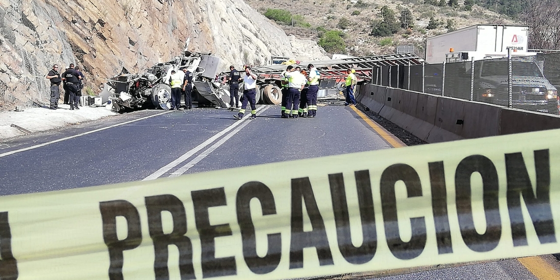 Muere tráilero en Los Chorros