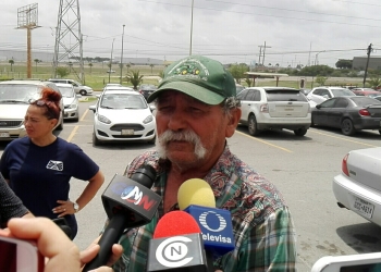 Queda libre septuagenario que baleó a policía