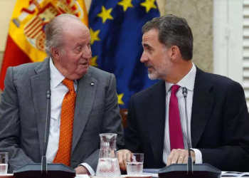 Rey Juan Carlos anuncia que se retira de la vida pública