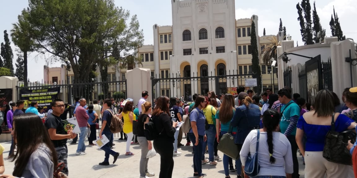 Presentan examen para las carreras de la UAdeC