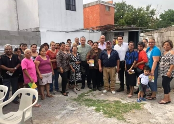 Entregan tarjeta la mera mera en Piedras Negras