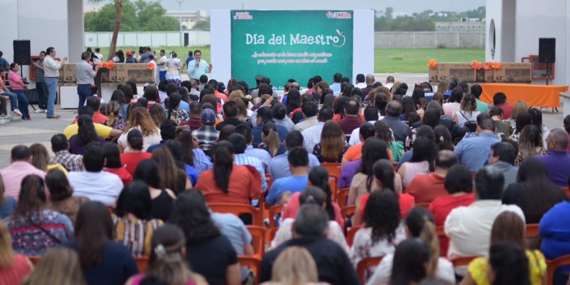 Festejan a Maestros de Ciudad Acuña en su día