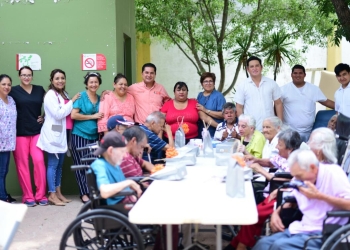 Realizan Brigada de Salud en Casa del Adulto y Albergues
