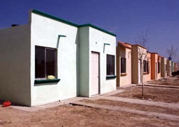 Directivos de Infonavit manifiestan un rezago de viviendas abandonadas