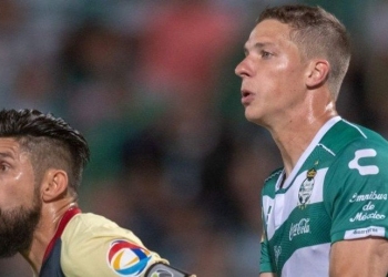 Santos Laguna y América planean intercambio de Peralta por Furch