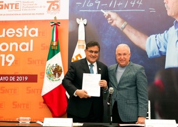 Maestros de México recibirán apoyos para comprar casas