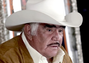 Si le queda vergüenza, que se disculpe: Madre de donadora de órganos a Vicente Fernández