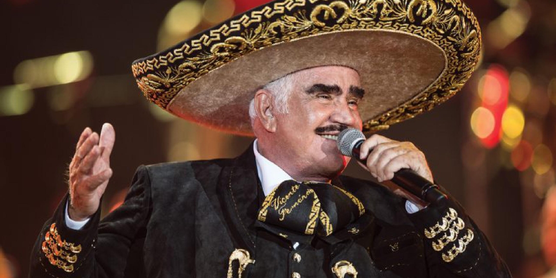 Vicente Fernández rechaza trasplante de hígado; temía que fuera de un gay