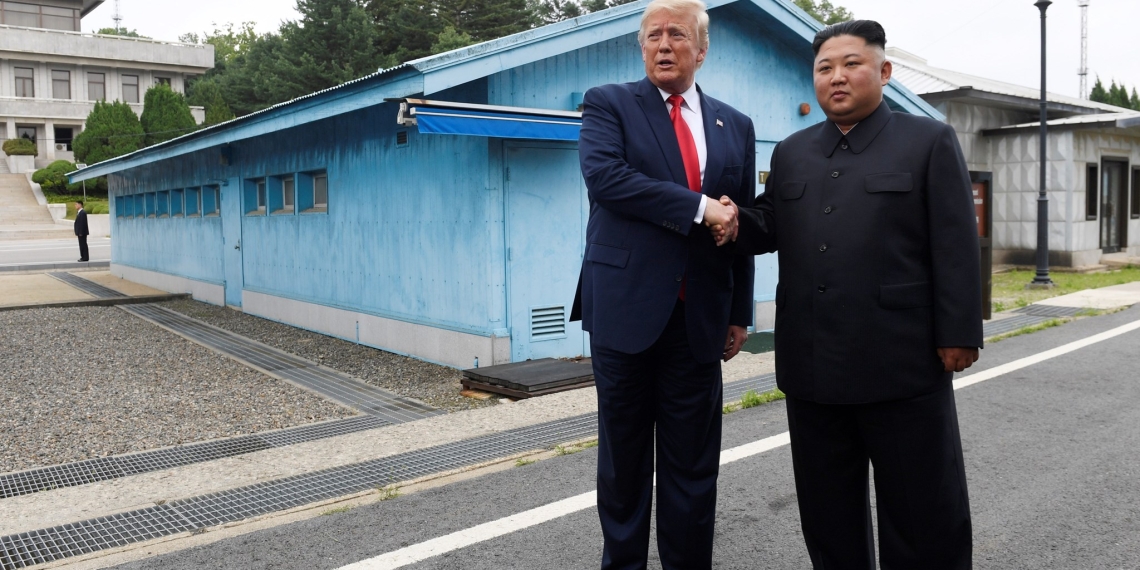 En un hecho histórico, Trump visita Corea del Norte
