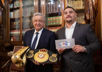 Andy Ruiz visita a López Obrador