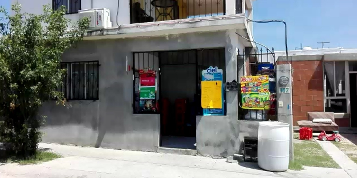Encapuchado asalta tienda de abarrotes