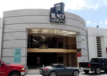 Roban en plaza comercial