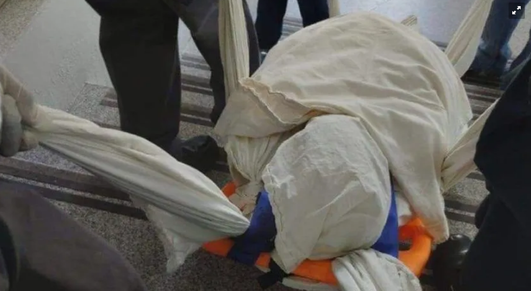 En ISSSTE Querétaro bajan cadáveres por escaleras, fallan elevadores