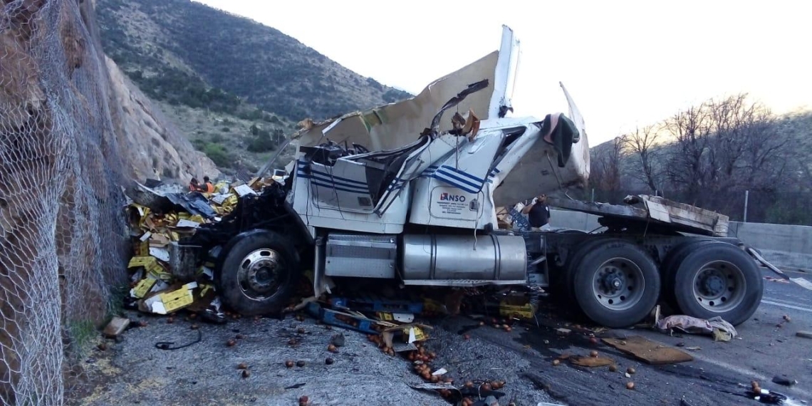 Muere trailero en la 57