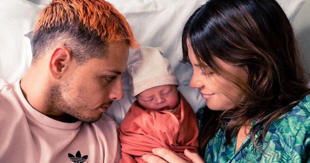 Nace el primer hijo de Javier “Chicharito” Hernández