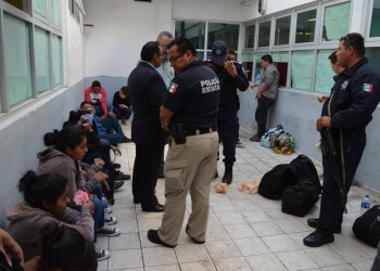 Comenzará deportación de migrantes que piden asilo en Estados Unidos