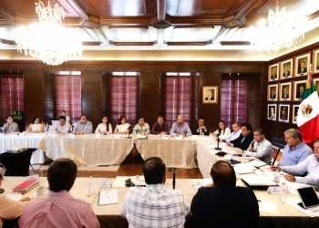 Encabeza Miguel Riquelme reunión de gabinete