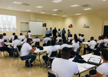 Inician cursos en academia de policía