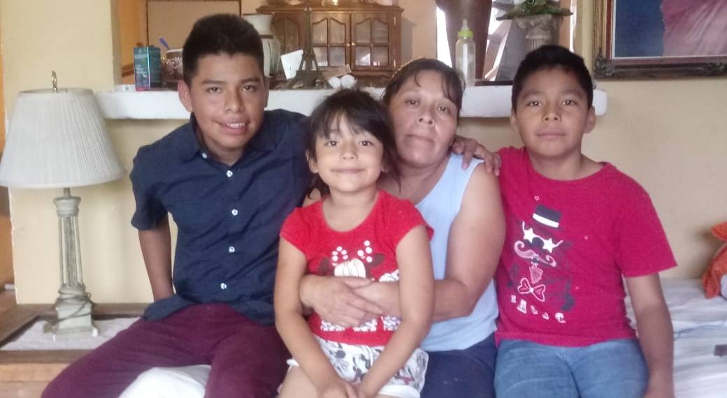Abuela necesita los útiles de sus nietos
