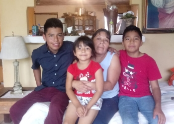 Abuela necesita los útiles de sus nietos