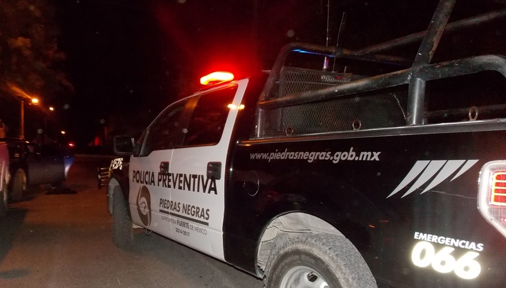 Roban 40 mil pesos de una camioneta