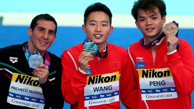 Rommel Pacheco gana plata en Mundiales de Natación
