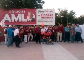 Morena Celebra, Bres no asiste