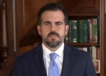 Gobernador de Puerto Rico acepta juicio político