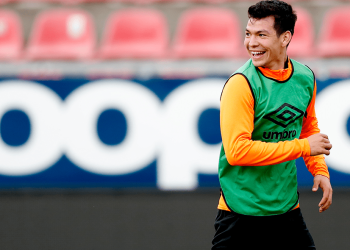 Chucky Lozano está a una firma de ser parte del Napoli