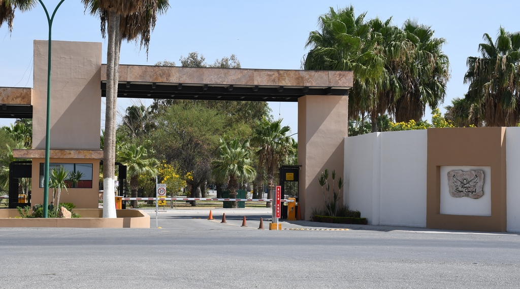 Rosario Robles y lujosa residencia en Torreón