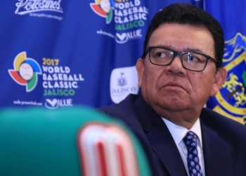 Designan a Fernando Valenzuela comisionado de la LMB