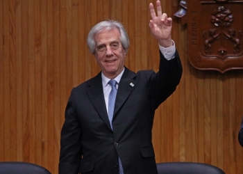 Tumor maligno invade pulmón de presidente de Uruguay