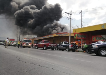 Incendio voraz en Saltillo