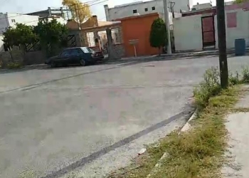 Reportan a sujeto desnudo persiguiendo a una estudiante