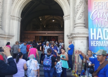 Una fiesta de fe y color