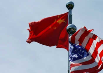 Trump impone aranceles adicionales de 10% a China
