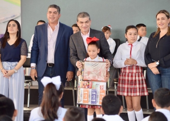Gobernador acompaña al arranque oficial de ciclo escolar 2019-2020