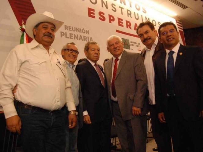 Morena quita apoyos a campesinos priistas