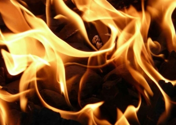 Rocían gasolina y prenden fuego a niño que sufría bullying