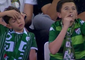 ‘Niño’ fumando en estadio no es lo que parece