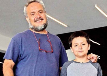 Acosan a niño genio en UNAM; ordenan a la institución reparar el daño