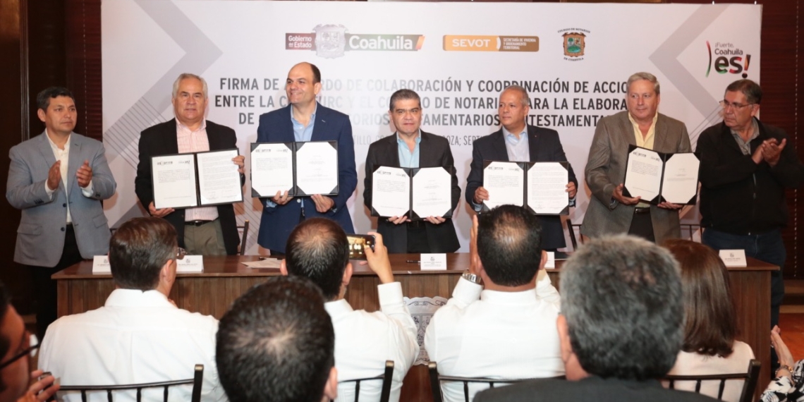 Firman convenio de descuentos en juicios de escrituración