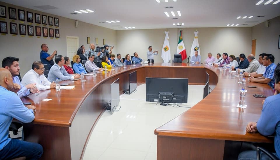 Declaran desierta licitación de luminarias