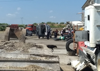Confirman accidente en caso de persona lesionada al caerle motor encima