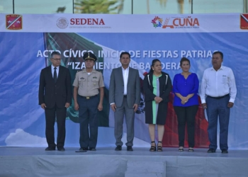Dan inicio al mes patrio con emotiva ceremonia Cívica