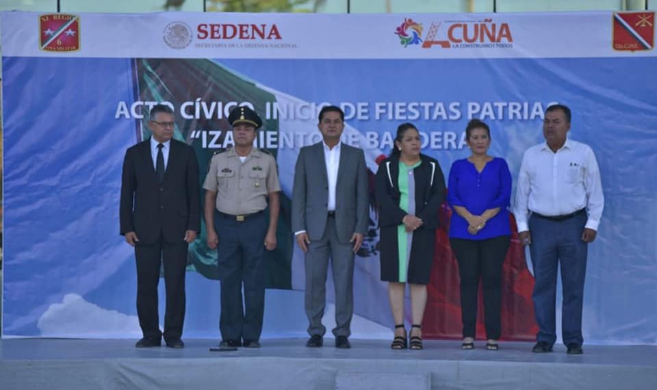 Dan inicio al mes patrio con emotiva ceremonia Cívica